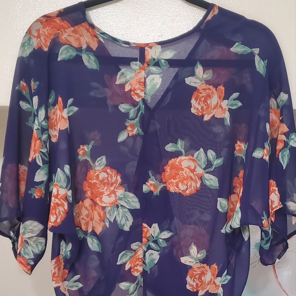 Blouse, Translucent. - Picture 3 of 4